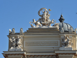 Картинка разное рельефы статуи музейные экспонаты