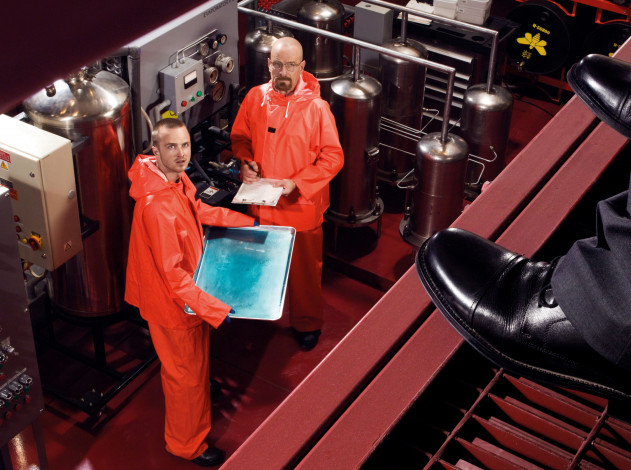 Обои картинки фото breaking, bad, кино, фильмы, bryan, cranston, walter, white, aaron, paul, jesse, pinkman