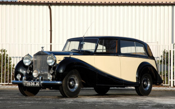 Картинка автомобили классика ограда дорога автомобиль ангар