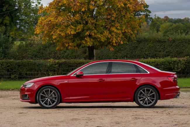 Обои картинки фото автомобили, audi, a4, b9, uk-spec, s, line, quattro, tdi, 2015г, красный