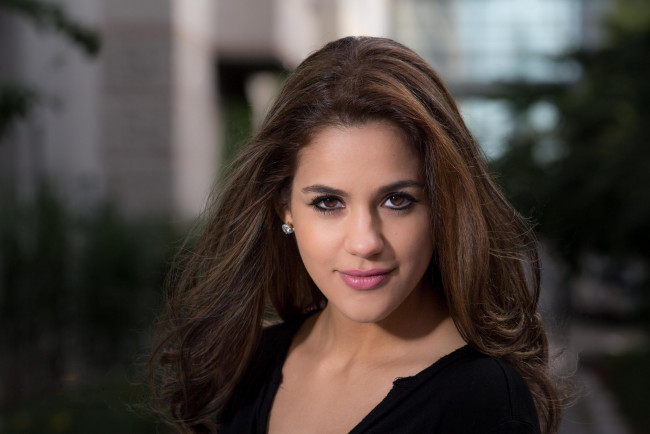 Обои картинки фото девушки, -unsort , брюнетки,  шатенки, взгляд, лицо