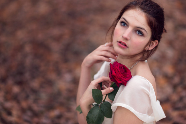 Обои картинки фото девушки, -unsort , брюнетки,  шатенки, взгляд, лицо