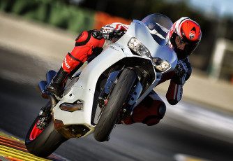 Картинка спорт мотоспорт трек скорость гонка