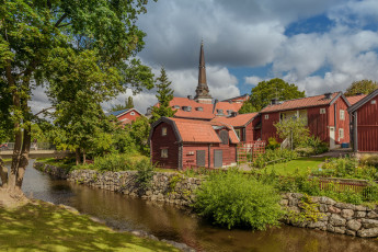 Картинка города -+здания +дома река лес