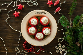 Картинка еда помидоры новый год соус ветка ель