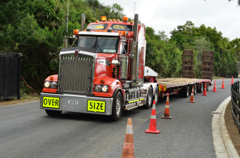 обоя kenworth, автомобили, kenworth , выставка, улица, грузовик