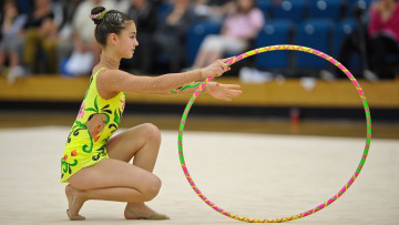 обоя спорт, гимнастика, гимнастка, купальник, обруч