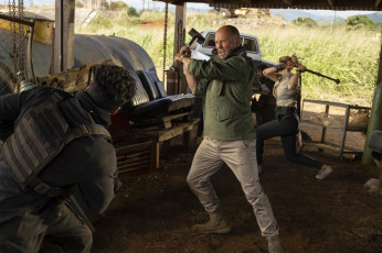 Картинка fast+&+furious+presents +hobbs+&+shaw+ 2019 кино+фильмы +hobbs+&+shaw кадры из фильма форсаж хоббс и шоу shaw боевик jason statham