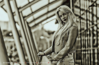 Картинка календари компьютерный+дизайн куртка 2019 calendar женщина девушка взгляд