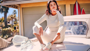 Картинка selena+gomez +puma+photoshoot+2019 девушки селена гомес спортивная одежда фотосессия актриса puma американская певица