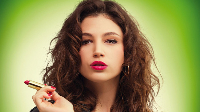 Обои картинки фото ursula corbero, девушки, - лица,  портреты, девушка, брюнетка, лицо, модель