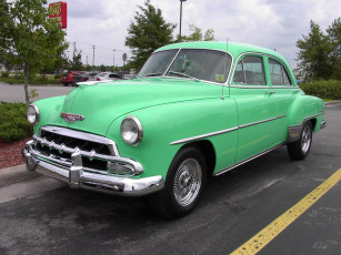 Картинка 1952 chevrolet custom sedan classic автомобили выставки уличные фото