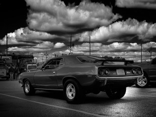 Картинка автомобили выставки уличные фото