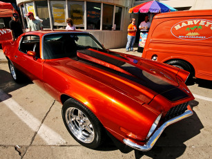 Картинка автомобили выставки уличные фото