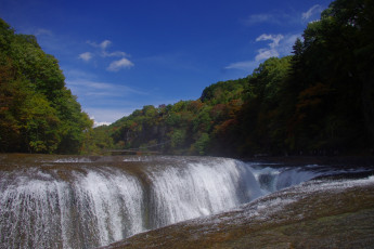 Картинка природа водопады небо вода мост лес