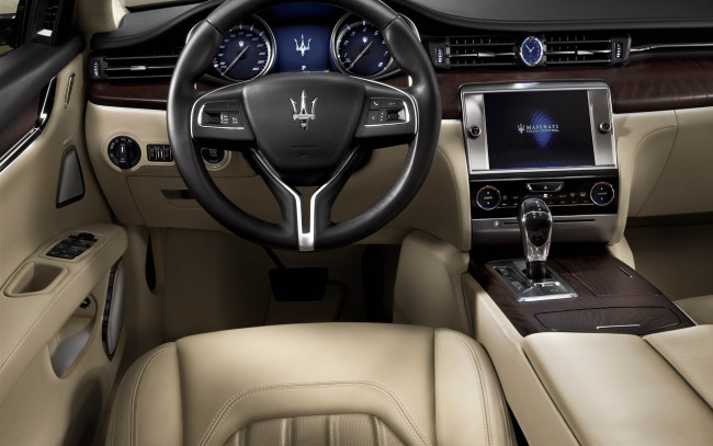 Обои картинки фото автомобили, спидометры, торпедо, quattroporte, maserati