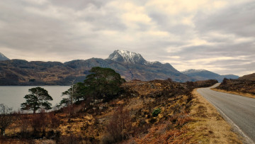 Картинка природа дороги горы озеро дорога трава деревья