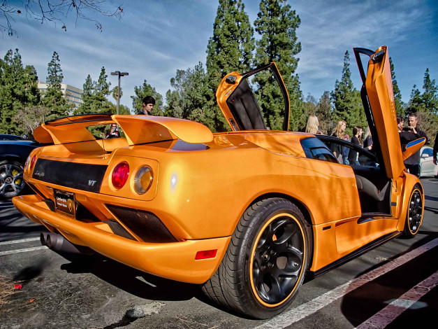 Обои картинки фото автомобили, выставки, уличные, фото, lamborghini