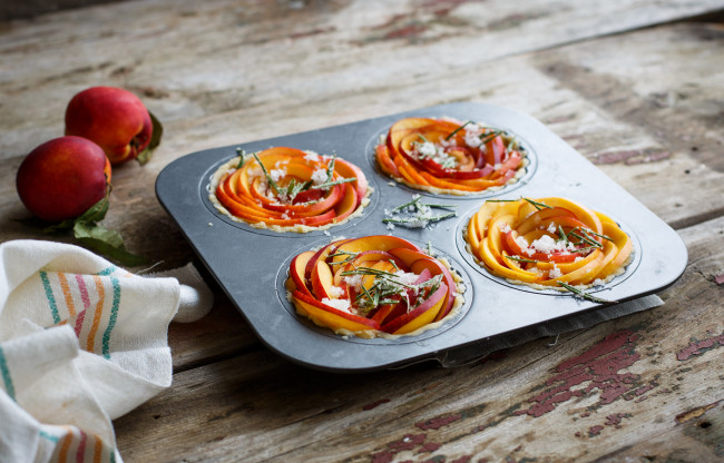 Обои картинки фото baking, peach, tarts, еда, пироги, персики