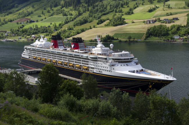 Обои картинки фото disney magic, корабли, лайнеры, круизный, лайнер