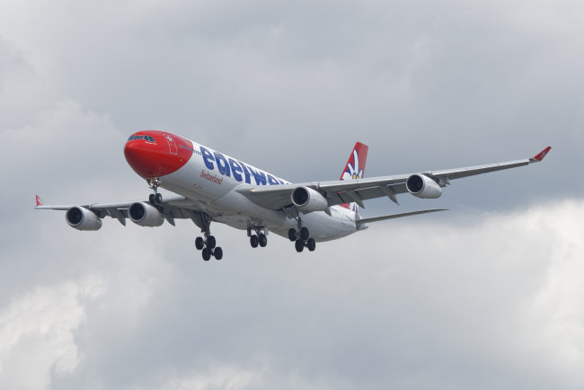 Обои картинки фото авиация, пассажирские самолёты, авиалайнер