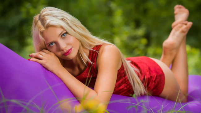 Обои картинки фото девушки, -unsort , блондинки,  светловолосые, блондинка, поза, взгляд, девушка, madlen, amuza, emma i, evanis