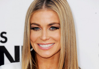 Картинка девушки carmen+electra лицо блондинка улыбка