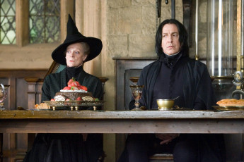Картинка кино+фильмы harry+potter+and+the+order+of+the+phoenix стол ужин северус снейп минерва макгонагалл профессора