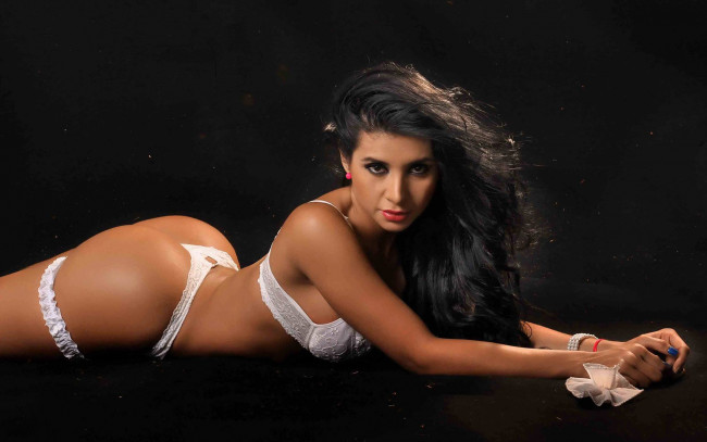 Обои картинки фото девушки, alejandra isaza, поза