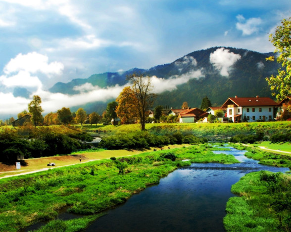 Обои картинки фото города, - улицы,  площади,  набережные, горы, облака, дома, поселок, деревья, река