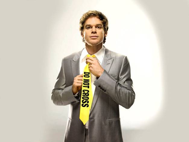 Обои картинки фото кино фильмы, dexter, декстер, маньяк, костюм, галстук