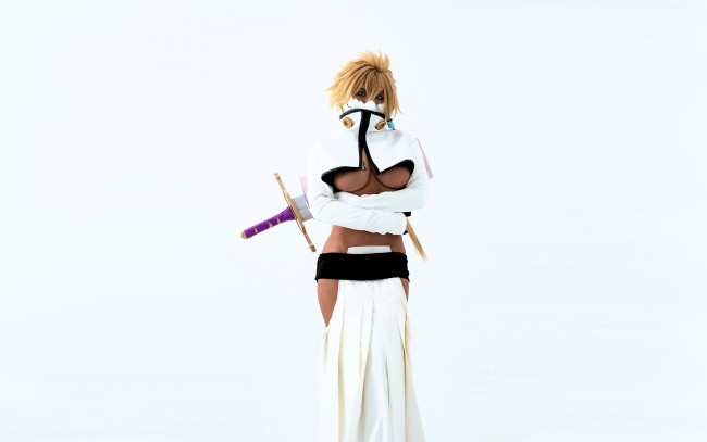 Обои картинки фото девушки, nonsummerjack, образ, косплей, наряд, костюм, маска, грудь, оружие