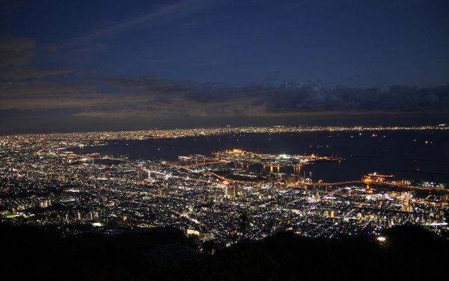 Обои картинки фото города, огни, ночного, облака, вечер