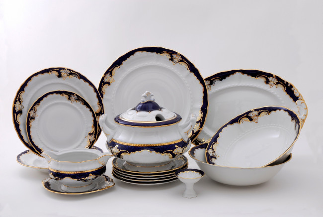 Обои картинки фото разное, посуда, столовые, приборы, кухонная, утварь, сервиз, роспись, тарелки