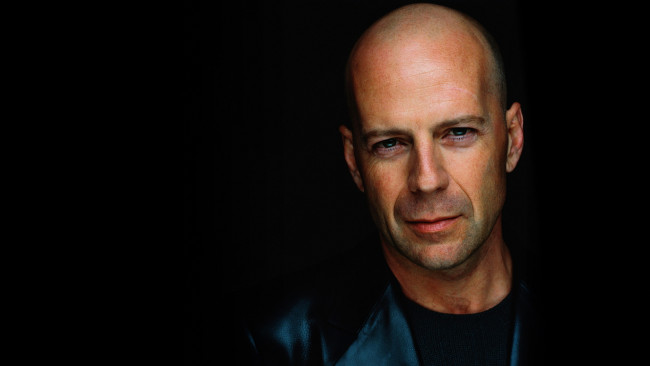 Обои картинки фото bruce, мужчины, willis, актрер, лысый, улыбка