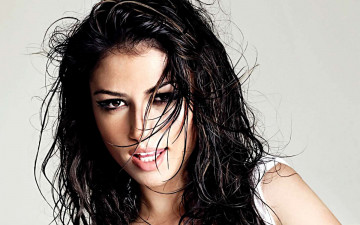 Картинка девушки gabriella+cilmi портрет