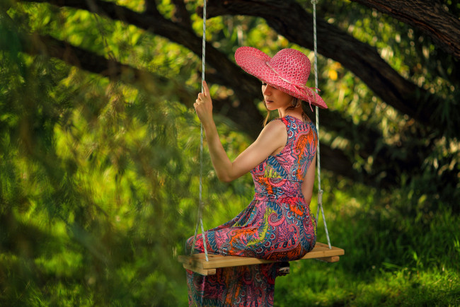 Обои картинки фото европейская девушка, девушки, - брюнетки,  шатенки, девушка, брюнетка, сексуальная, милая, модель, красивая, супер, сладкая, лапочка, симпатичная, классная, нежная, идеальная, няша, яркая, игривая, великолепная, обаятельная, жгучая, спокойная, удивительная