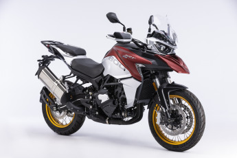 Картинка мотоциклы qj+motor qj motor