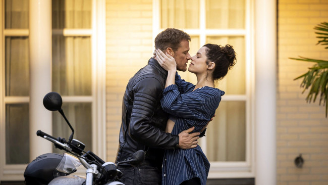 Обои картинки фото the couple next door, кино фильмы, -unknown , другое, влюбленные