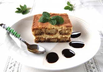 Картинка еда пирожные +кексы +печенье тирамису