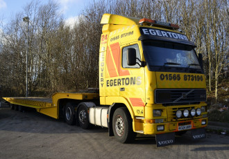 Картинка volvo автомобили volvo+trucks швеция грузовые легковые aktiebolaget колеса деревья