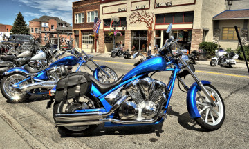 Картинка мотоциклы разные+вместе байки тротуар улица