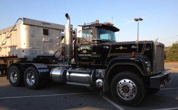 Картинка mack автомобили тяжелые грузовики сша trucks inc