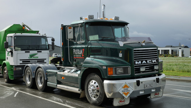 Обои картинки фото 1996 mack articulated, автомобили, mack, сша, тяжелые, грузовики, trucks, inc