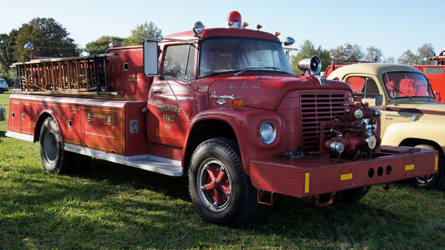 Обои картинки фото imported international fire engine, автомобили, пожарные машины, international, navistar, грузовые, автобусы, бронеавтомобили, сша