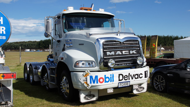 Обои картинки фото mack, автомобили, сша, trucks, inc, тяжелые, грузовики