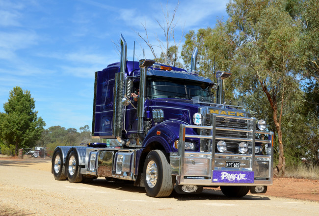 Обои картинки фото mack superliner, автомобили, mack, trucks, inc, тяжелые, грузовики, сша