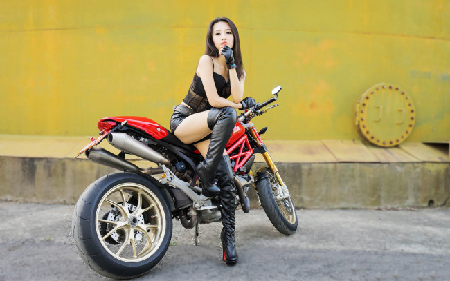 Обои картинки фото мотоциклы, мото с девушкой, девица, байк