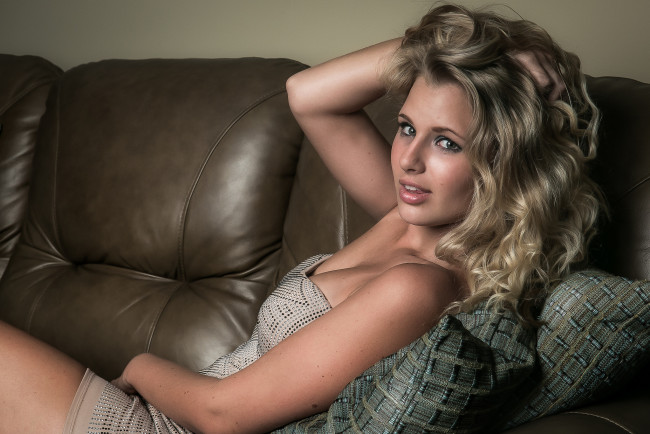 Обои картинки фото девушки, -unsort , брюнетки,  шатенки, взгляд, лицо