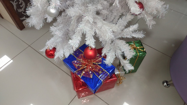Обои картинки фото праздничные, подарки и коробочки, подарки, ёлка